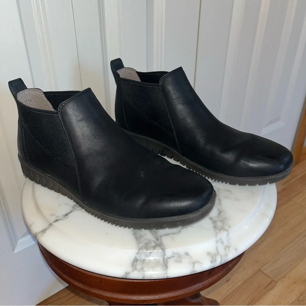 Dansko Womens Louisa Burnished Calf Black Ankle Bootie Size 40 EUC (9.5/10 US)